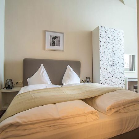 4Bdr Historical Spirit Apt By Ruterra ปราก ภายนอก รูปภาพ