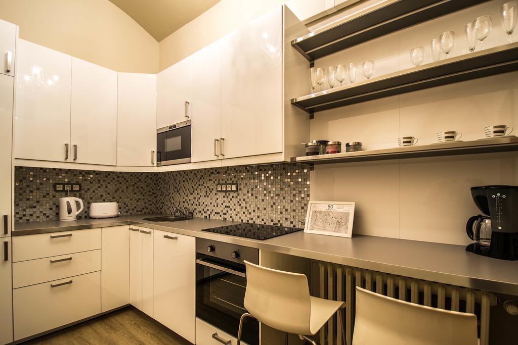 4Bdr Historical Spirit Apt By Ruterra ปราก ภายนอก รูปภาพ