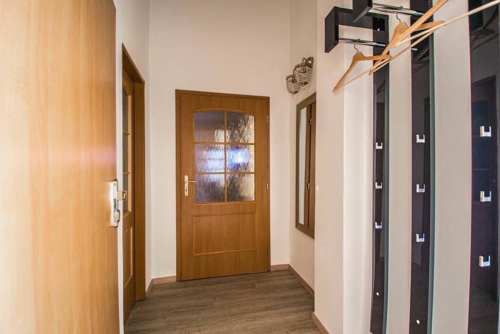 4Bdr Historical Spirit Apt By Ruterra ปราก ภายนอก รูปภาพ